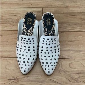 Jessie James decker just fab mules